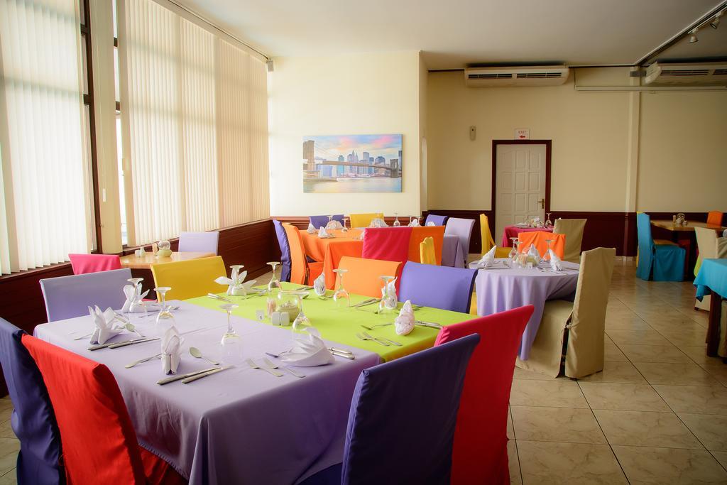 The Golden Truly Hotel & Casino Paramaribo Luaran gambar